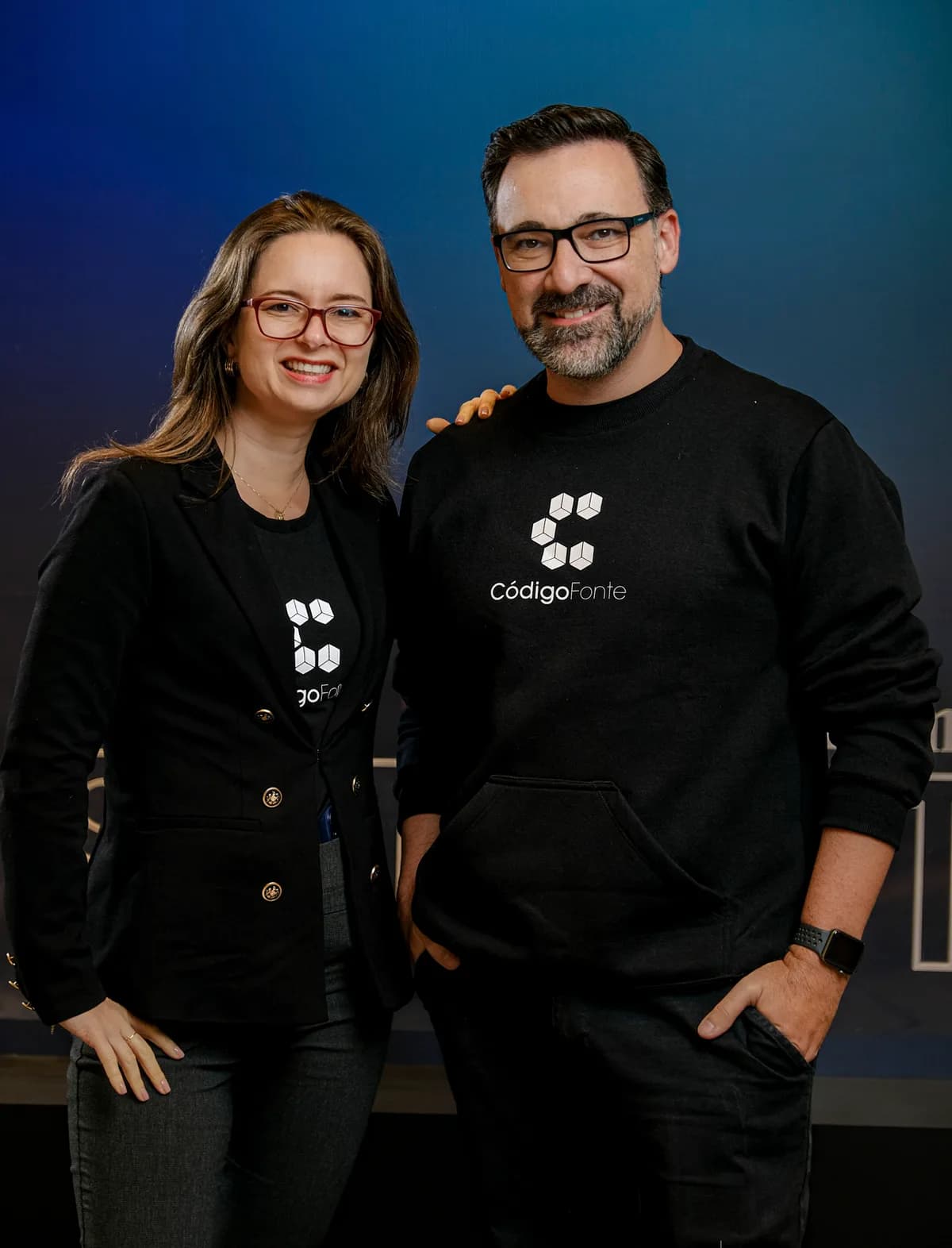 Gabriel Fróes e Vanessa Weber, criadores do Código Fonte TV